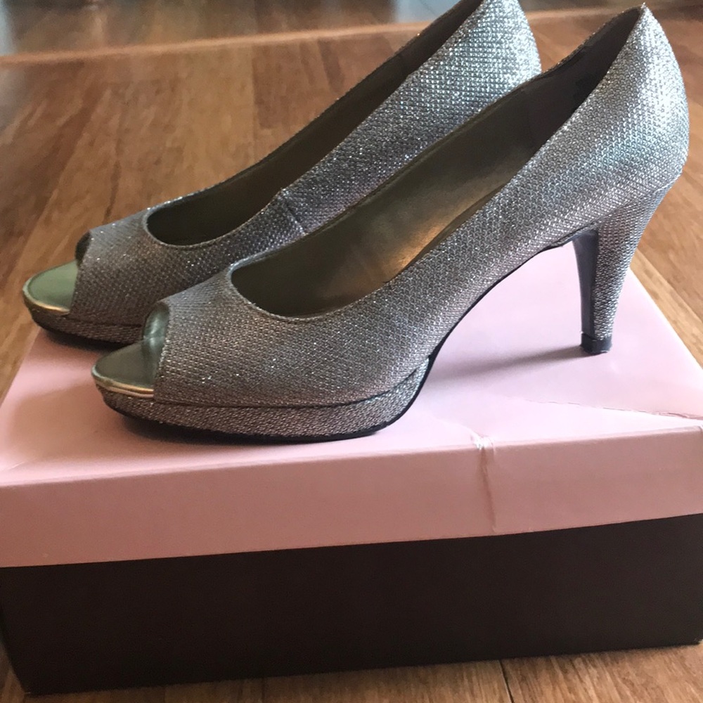 Bandolino size 8 M